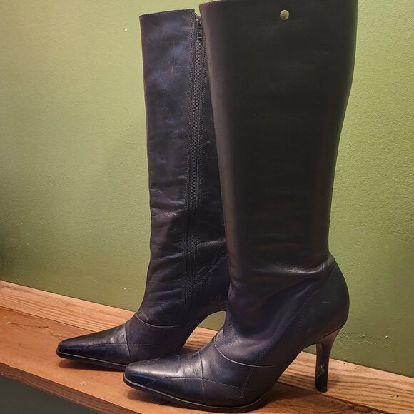 The Dominators - Picture 1 of 2